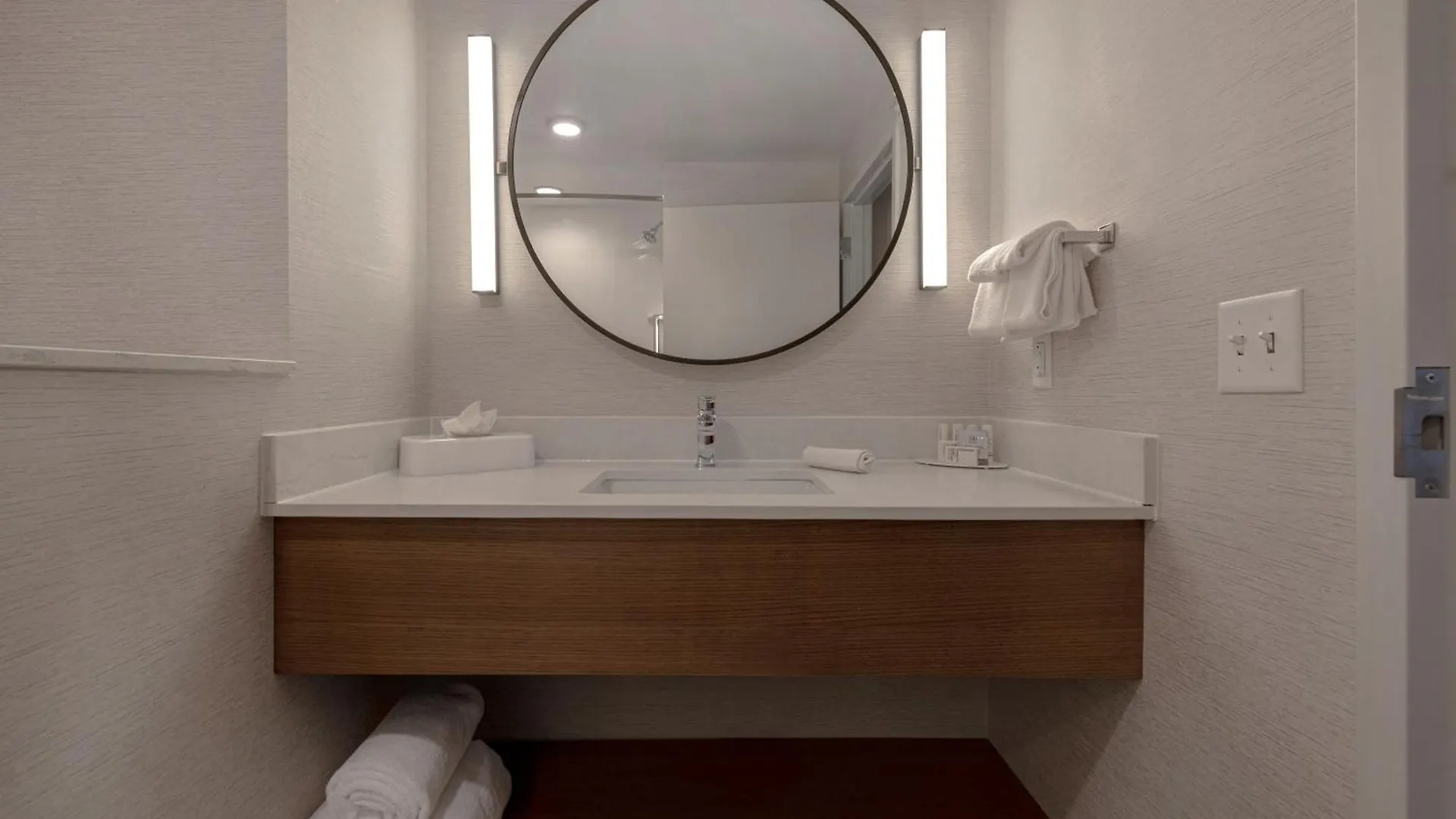 Fairfield By Marriott Inn & Suites Denver Airport At Gateway Park Hotel